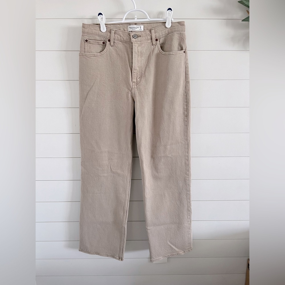 Abercrombie high rise 90’s relaxed jean